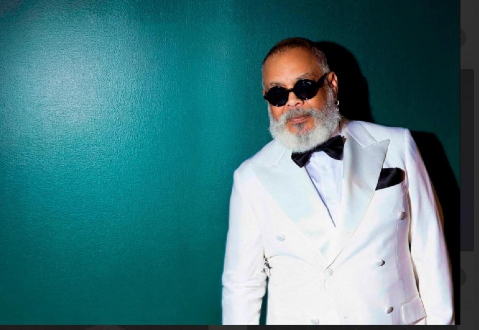 Buy tickets for Francisco Francisco